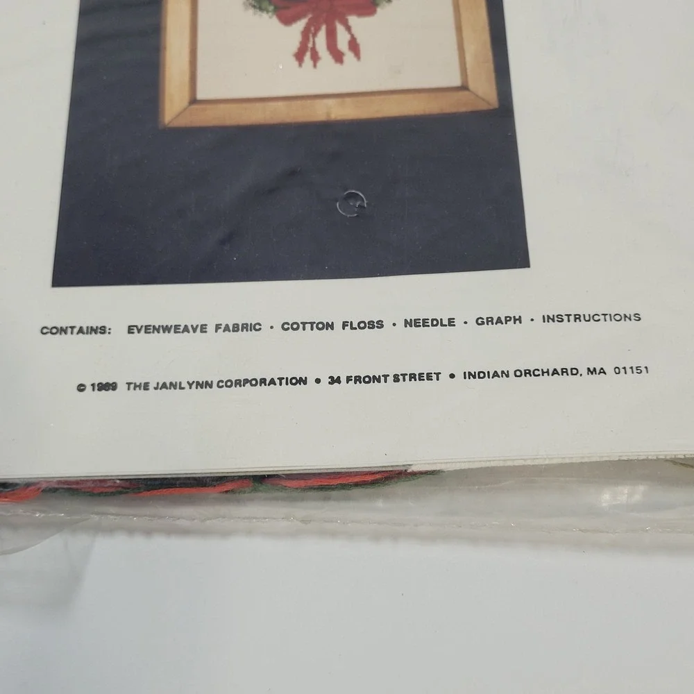 Vintage Janlynn Counted Cross Stitch Kit‎ Holiday Christmas Wreath Village NEW